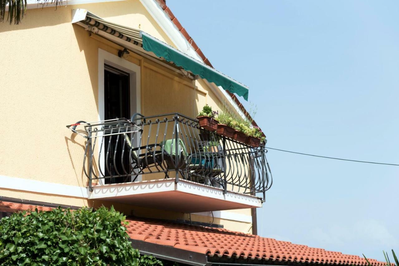 Apartments Villa Zara Lovran Exterior foto